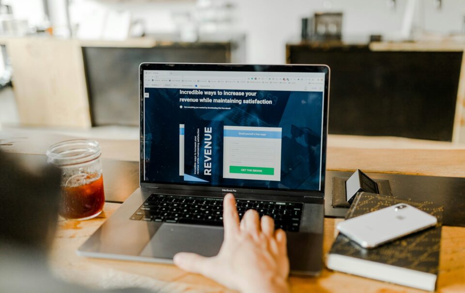 Nowoczesna strategia sprzedaży – jak sprzedawać drożej i skuteczniej?